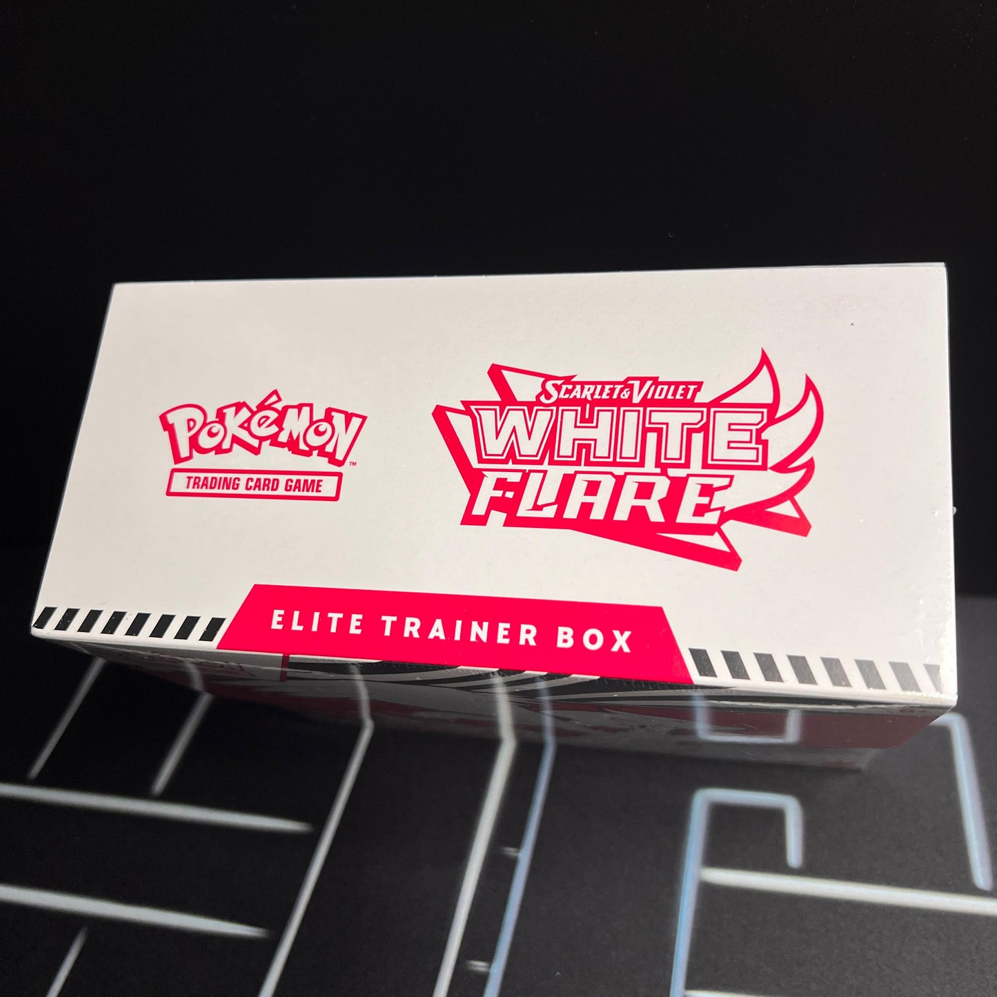 Pokemon TCG | White Flare Elite Trainer Box